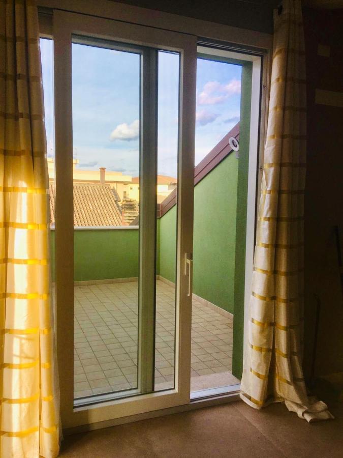 Residenza Elena Leilighet Rimini Eksteriør bilde